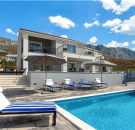 4 Bedroom villa with Pool, Gym & Large Terrace near Split, Sleeps 10
